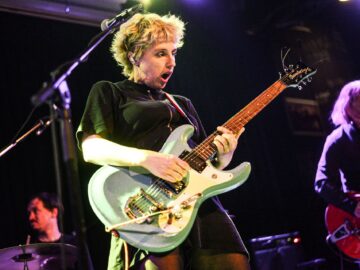 Mucha v Music a Café