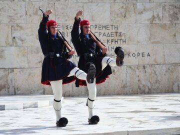 Výmena stráží pred gréckym parlamentom