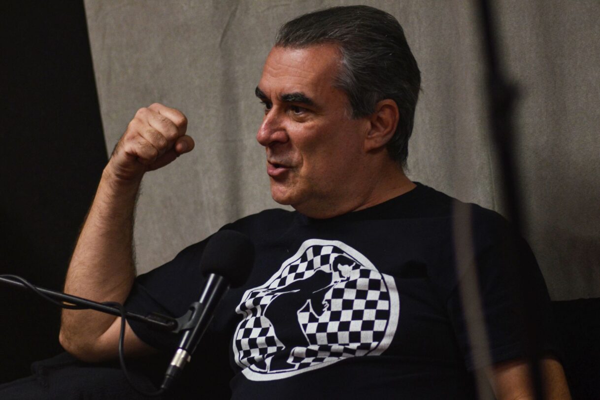 Polemika s presahom v Harwyho Kavárni